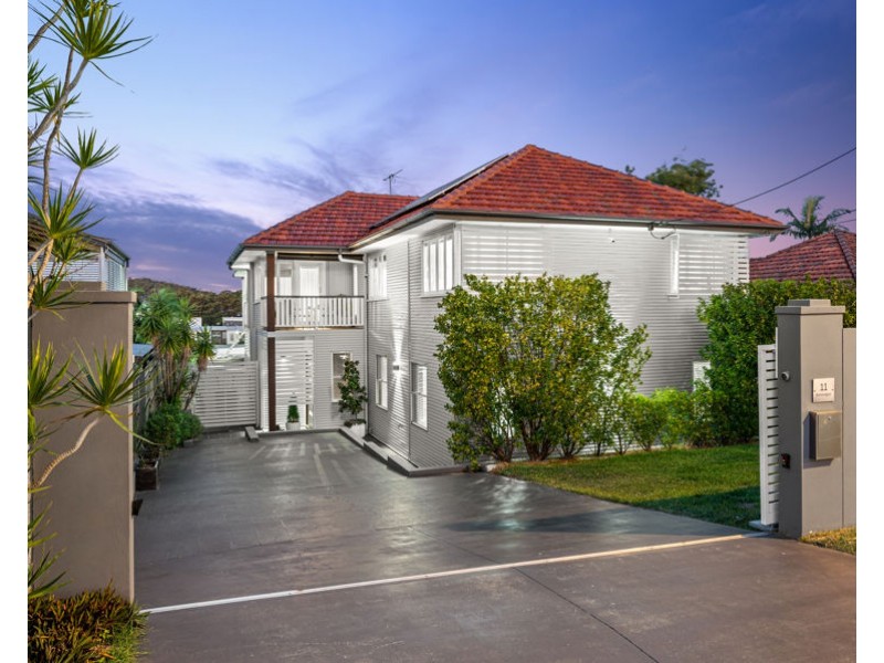 11 Kensington Avenue, Seven Hills QLD 4170