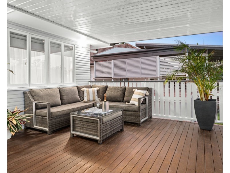 11 Kensington Avenue, Seven Hills QLD 4170