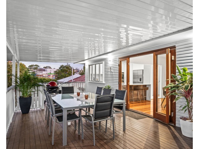 11 Kensington Avenue, Seven Hills QLD 4170