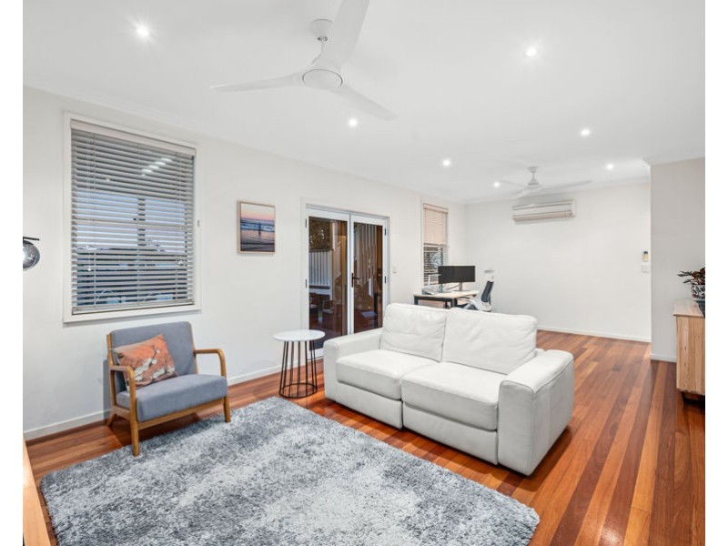 11 Kensington Avenue, Seven Hills QLD 4170