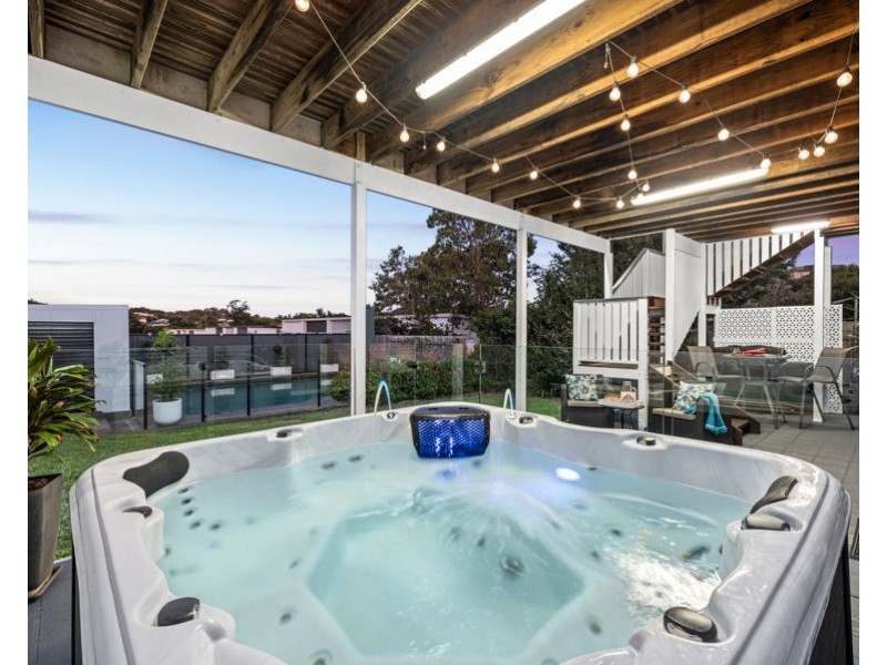 11 Kensington Avenue, Seven Hills QLD 4170