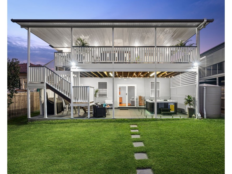 11 Kensington Avenue, Seven Hills QLD 4170