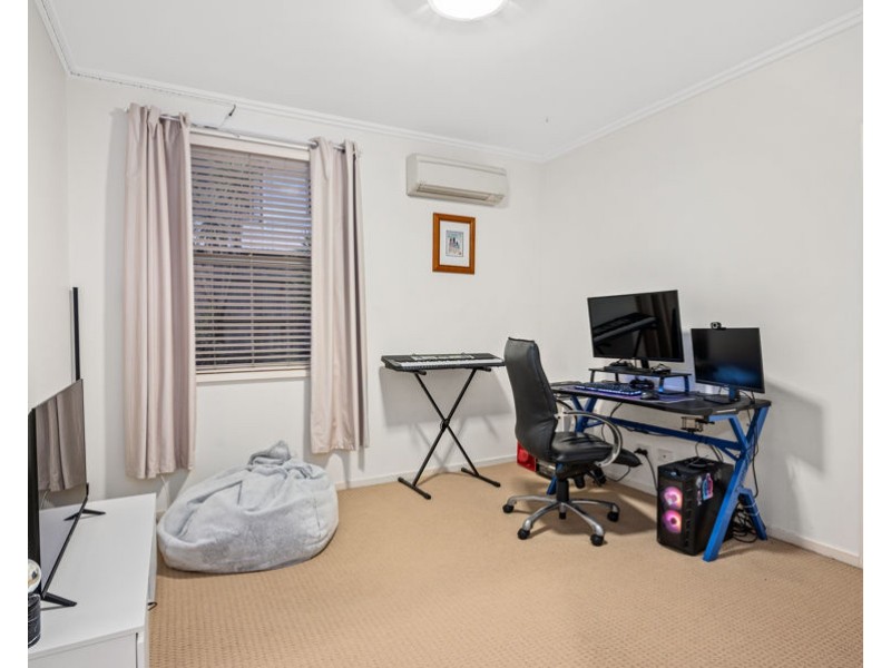 11 Kensington Avenue, Seven Hills QLD 4170