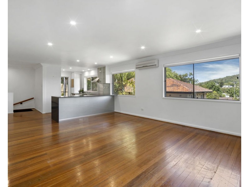 17 Flynn st, Holland Park West QLD 4121