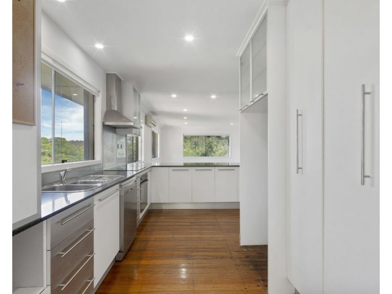 17 Flynn st, Holland Park West QLD 4121