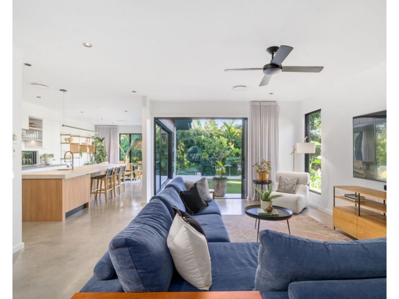 18 Pelham Street, Coorparoo QLD 4151