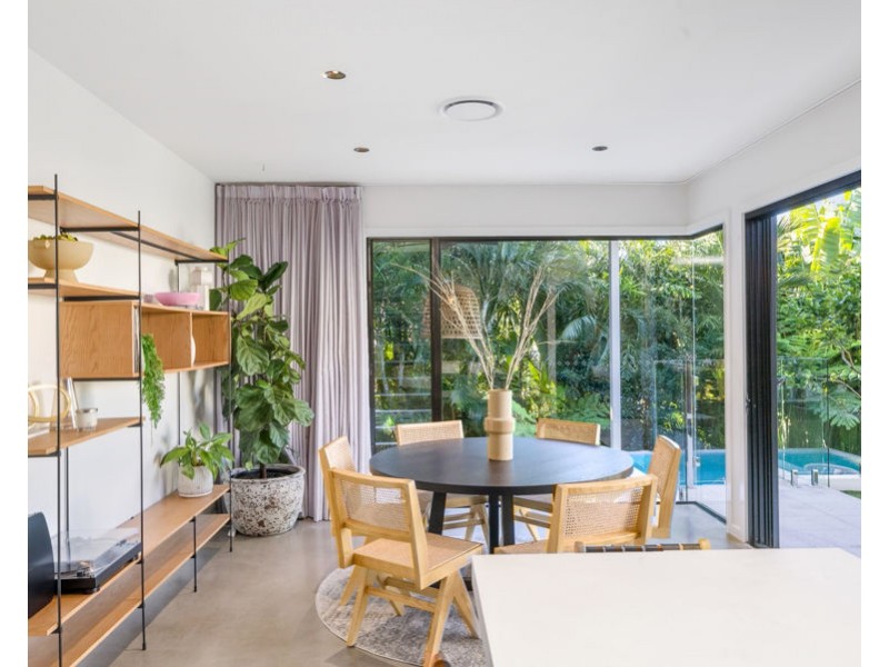 18 Pelham Street, Coorparoo QLD 4151