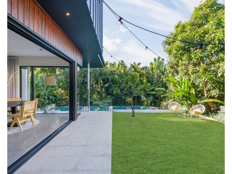 18 Pelham Street, Coorparoo QLD 4151
