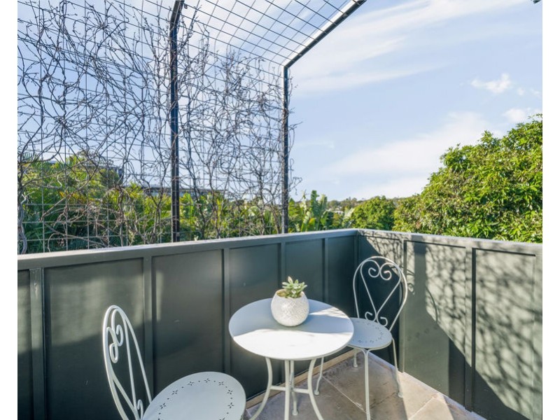 18 Pelham Street, Coorparoo QLD 4151