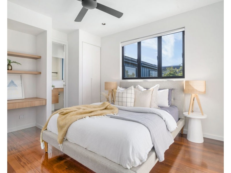 18 Pelham Street, Coorparoo QLD 4151