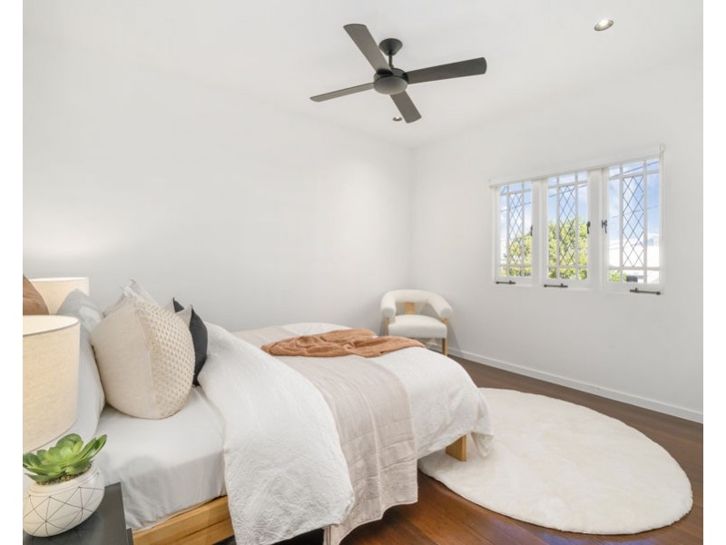 18 Pelham Street, Coorparoo QLD 4151