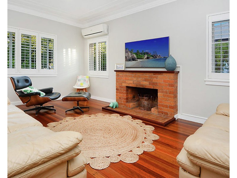 44 Framont Ave, Holland Park QLD 4121