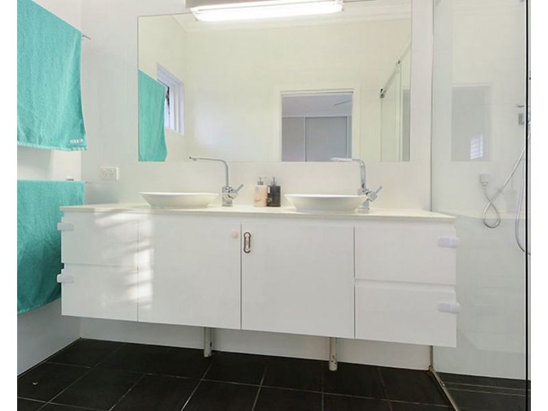 44 Framont Ave, Holland Park QLD 4121