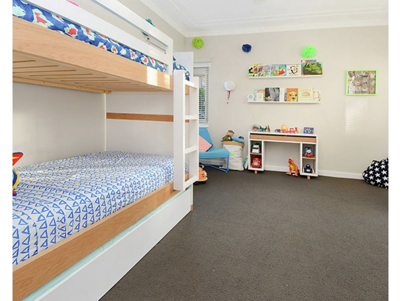 44 Framont Ave, Holland Park QLD 4121