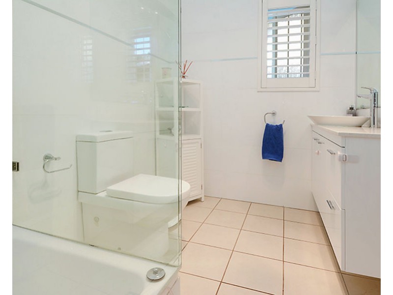 44 Framont Ave, Holland Park QLD 4121