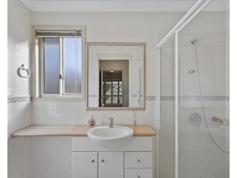 5 Tipuana Close, Carindale QLD 4152