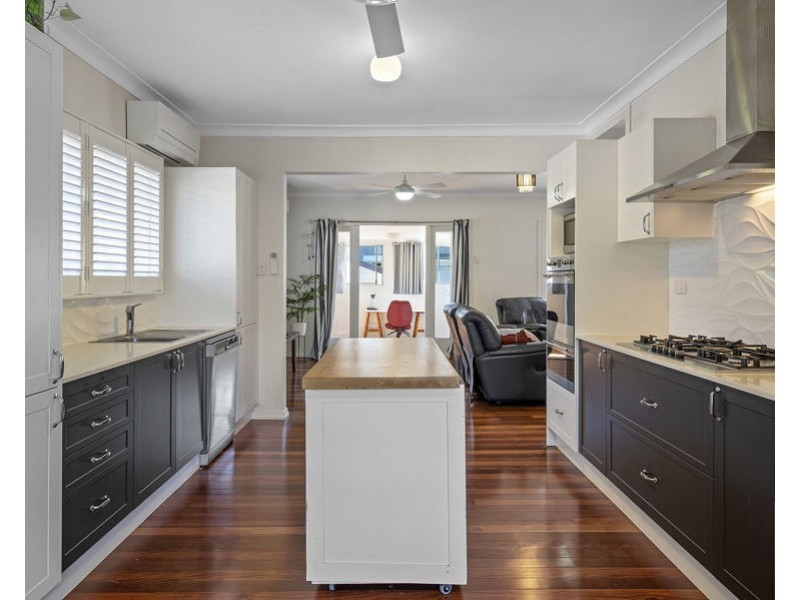 59 Binya St, Holland Park QLD 4121