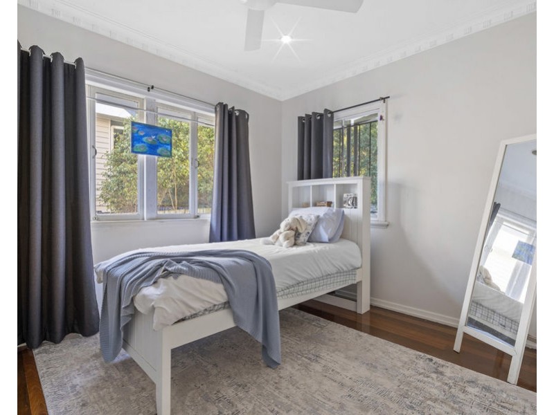 59 Binya St, Holland Park QLD 4121