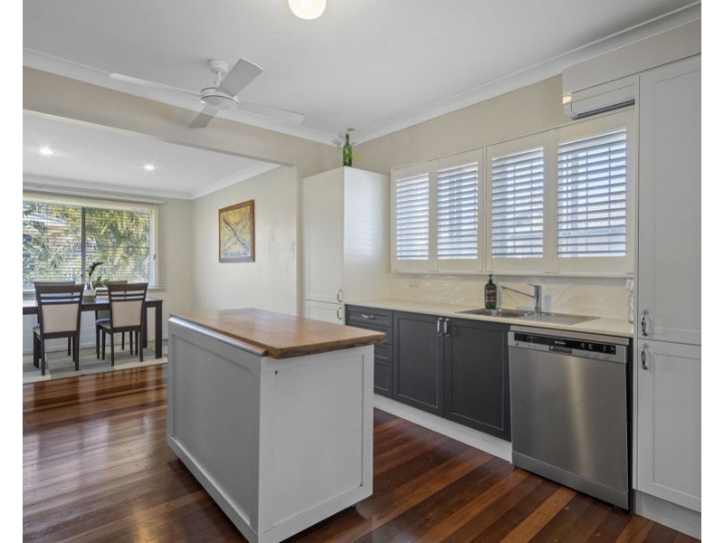 59 Binya St, Holland Park QLD 4121