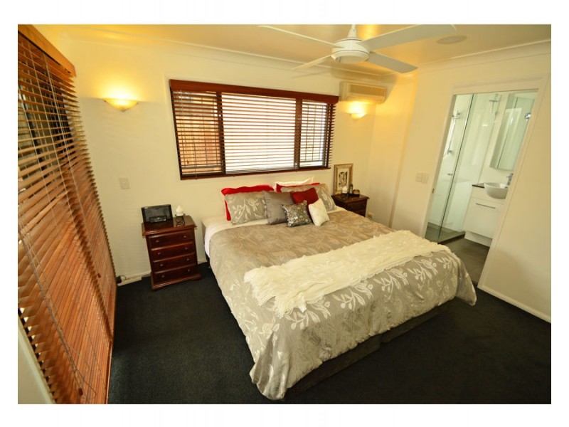 30 Estate Place, Holland Park West QLD 4121