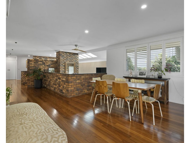 22 Cunard Street, Holland Park QLD 4121