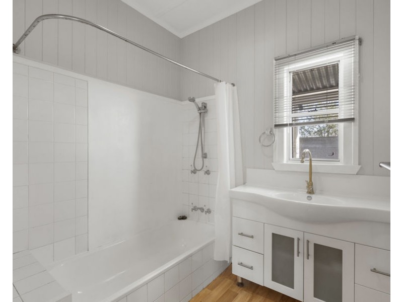 85 Gladstone St, Coorparoo QLD 4151