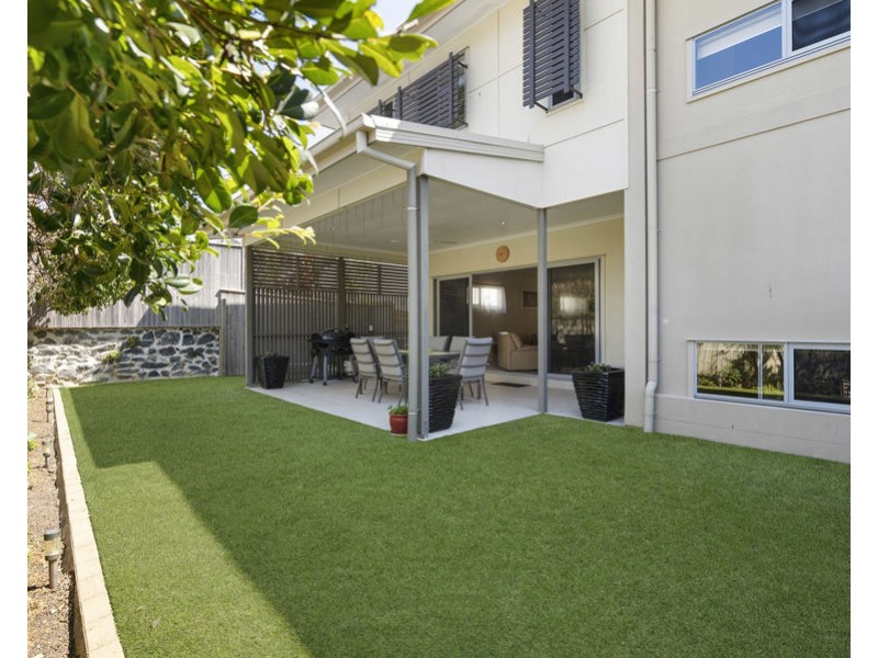 14 Birdwood Road, Holland Park West QLD 4121