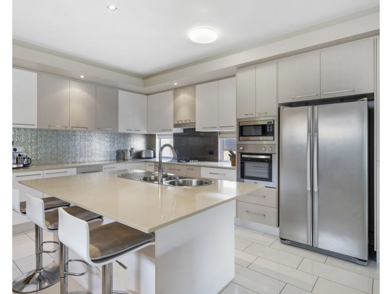 14 Birdwood Road, Holland Park West QLD 4121