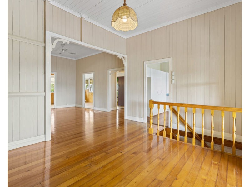 28 Barter Ave, Holland Park QLD 4121