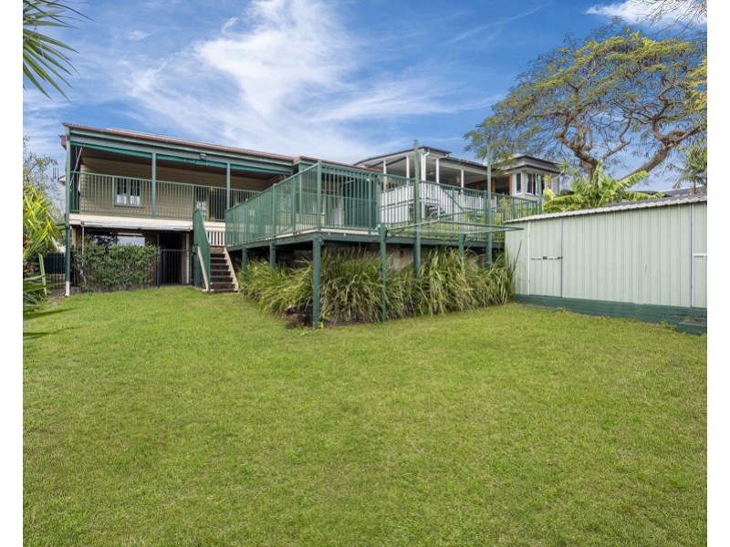 28 Barter Ave, Holland Park QLD 4121