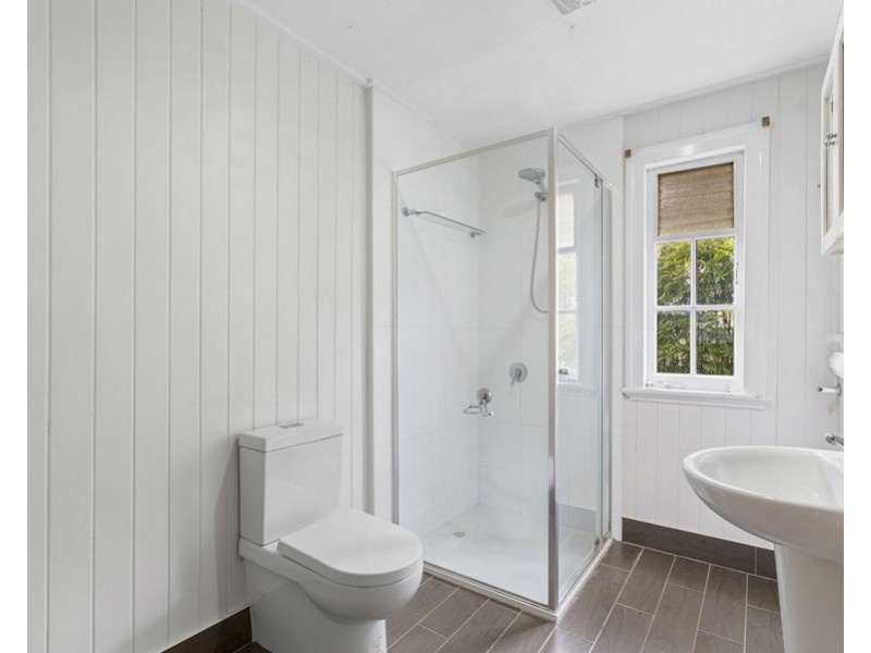 28 Barter Ave, Holland Park QLD 4121