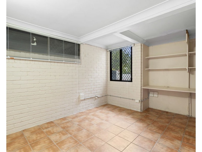 28 Barter Ave, Holland Park QLD 4121