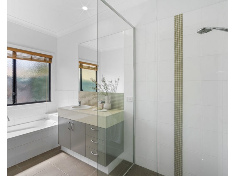 38 Meridian Street, Coorparoo QLD 4151