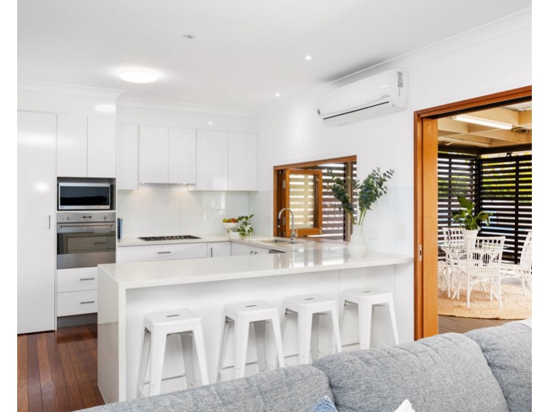 24 Carnelian Street, Holland Park QLD 4121