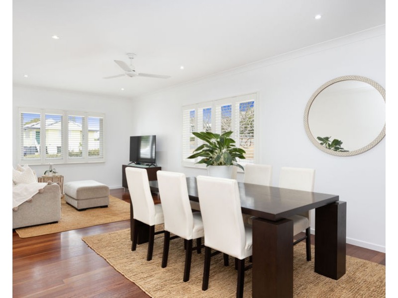 24 Carnelian Street, Holland Park QLD 4121