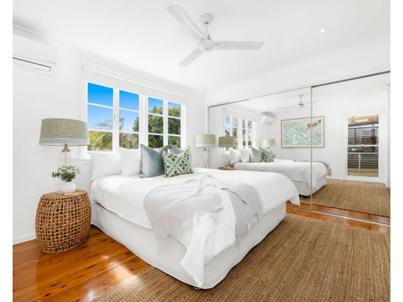 24 Carnelian Street, Holland Park QLD 4121