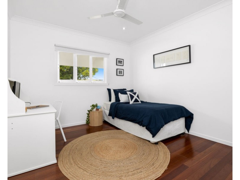 24 Carnelian Street, Holland Park QLD 4121