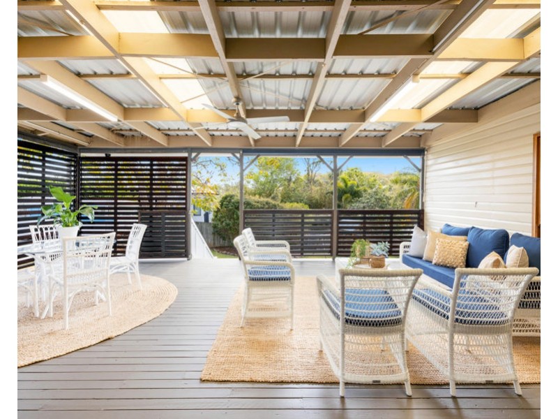 24 Carnelian Street, Holland Park QLD 4121