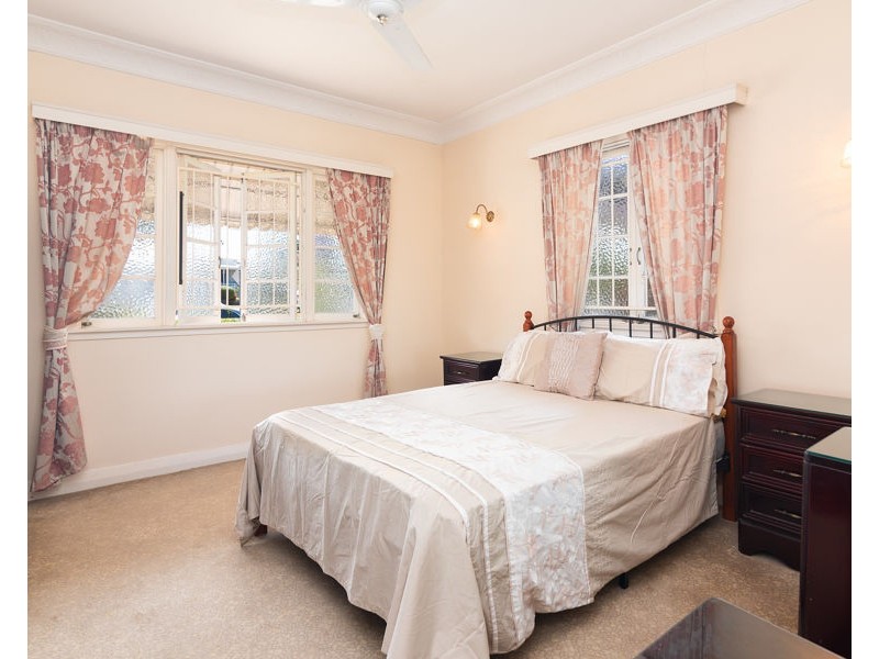 48 Manly Rd, Manly West QLD 4179