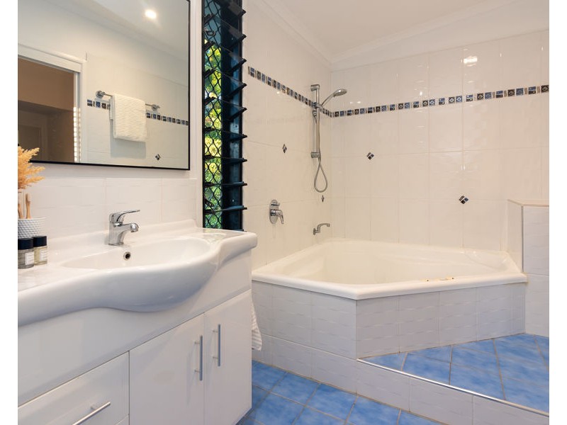 183 Hindes Street, Lota QLD 4179