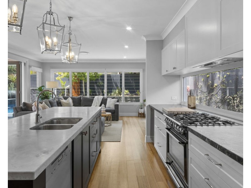 14 Brae Street, Coorparoo QLD 4151