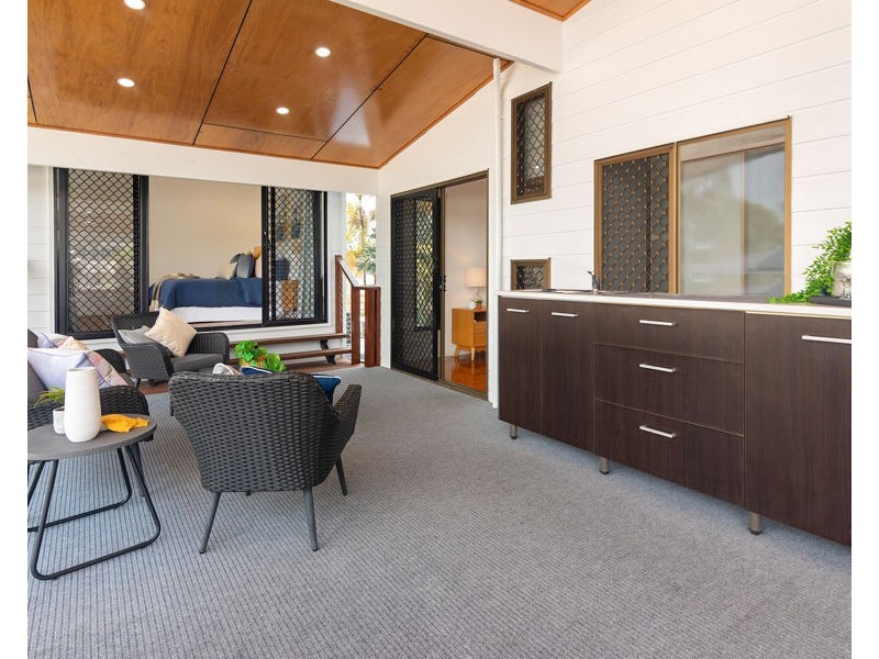 9-11 Nora St, Thorneside QLD 4158