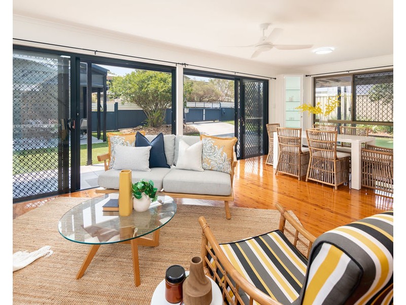 9-11 Nora St, Thorneside QLD 4158