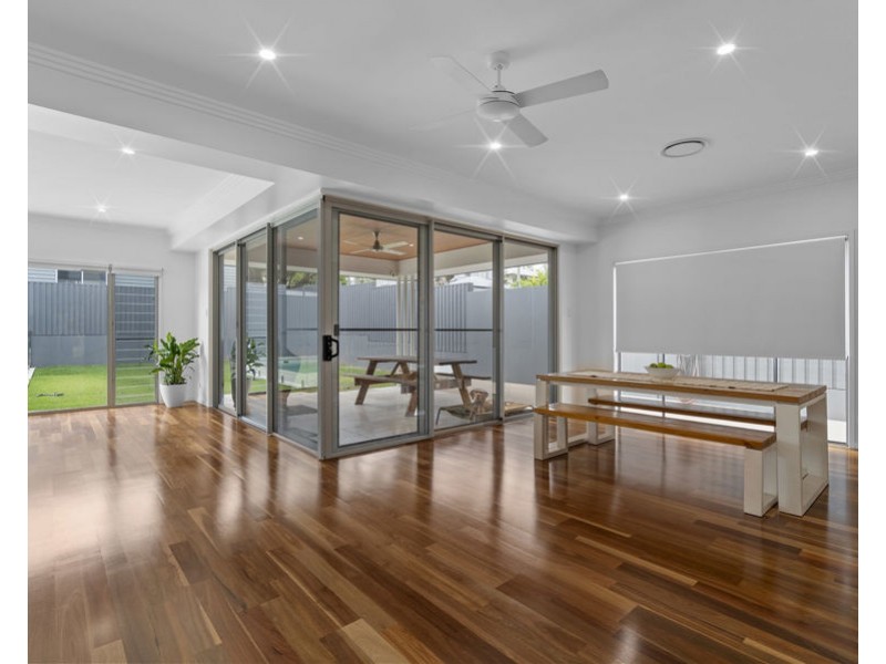 60 Framont Ave, Holland Park QLD 4121
