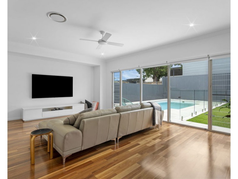 60 Framont Ave, Holland Park QLD 4121