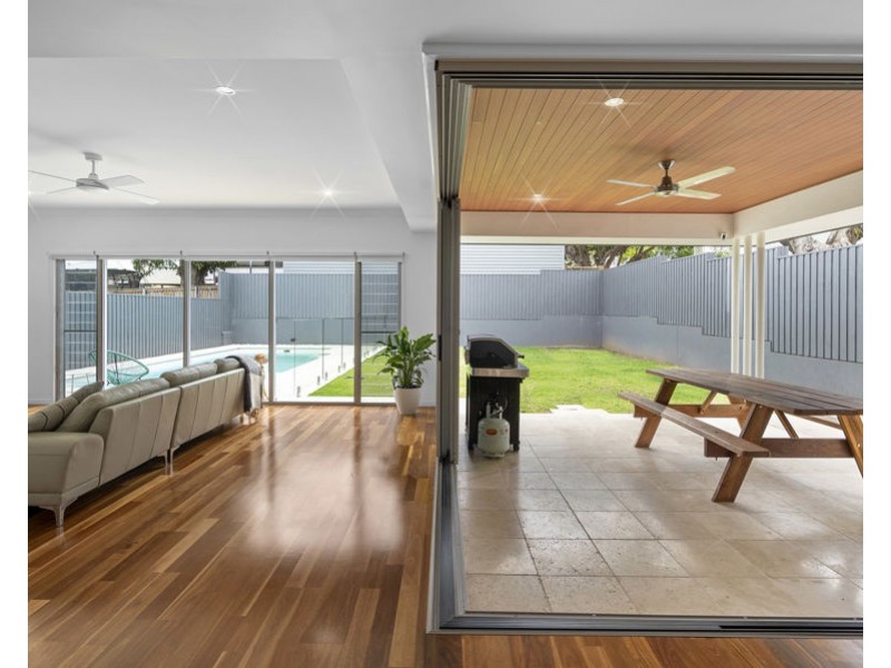 60 Framont Ave, Holland Park QLD 4121