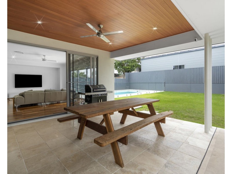 60 Framont Ave, Holland Park QLD 4121