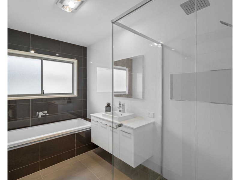 60 Framont Ave, Holland Park QLD 4121