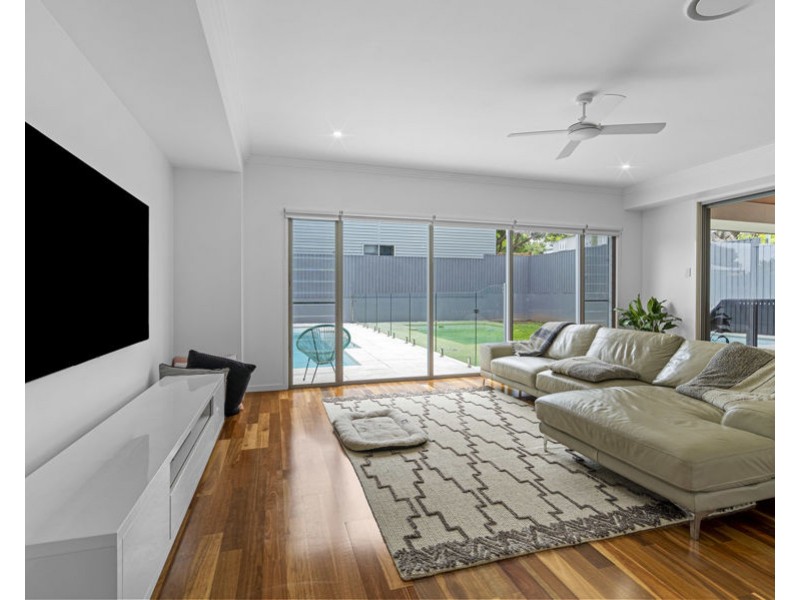 60 Framont Ave, Holland Park QLD 4121