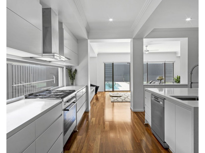 60 Framont Ave, Holland Park QLD 4121